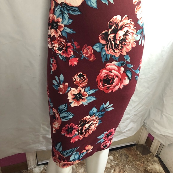 Haute Monde Floral cold Shoulder Dress (M) - Picture 6 of 12